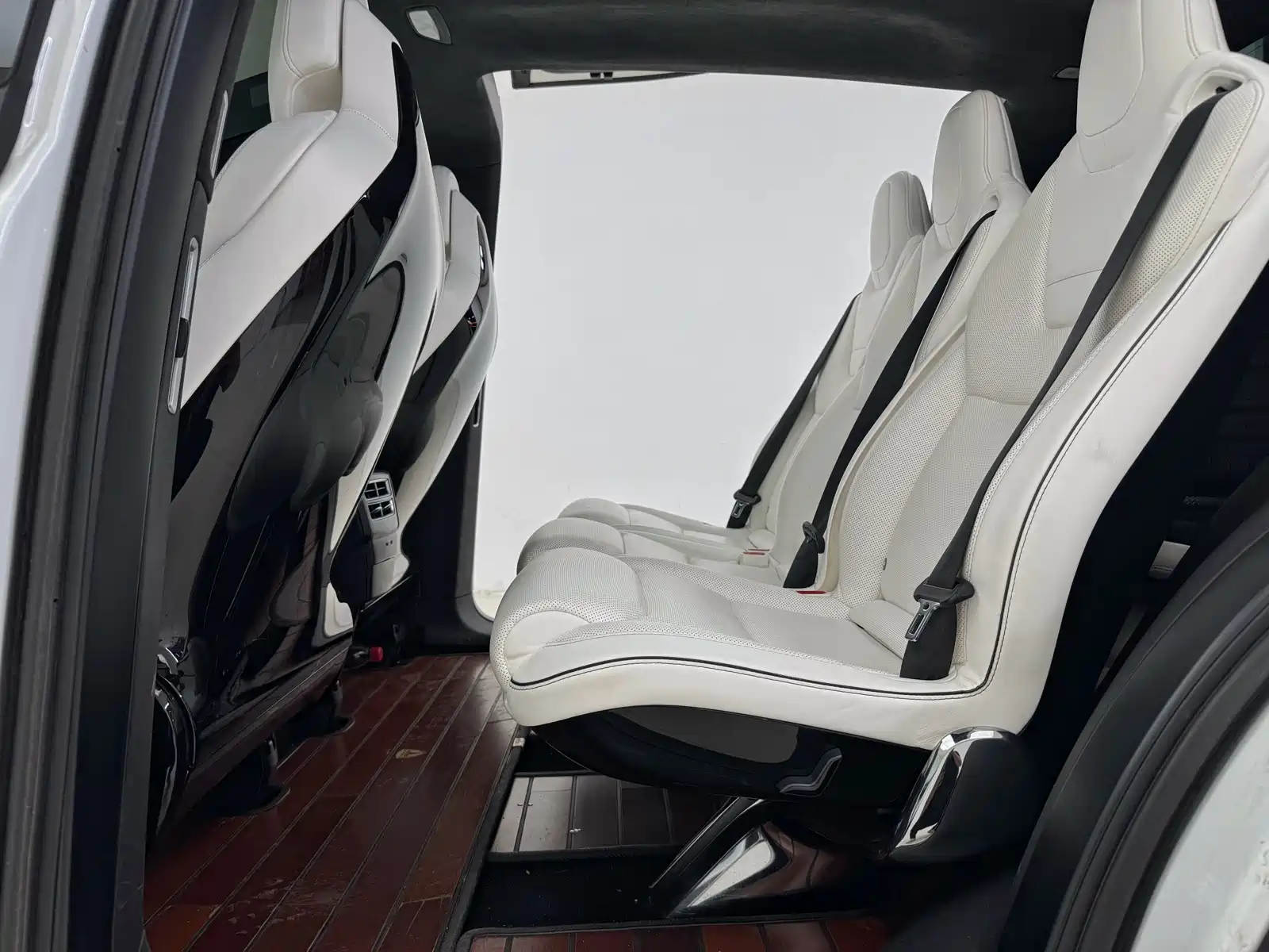 Фото 8 - Tesla Model X