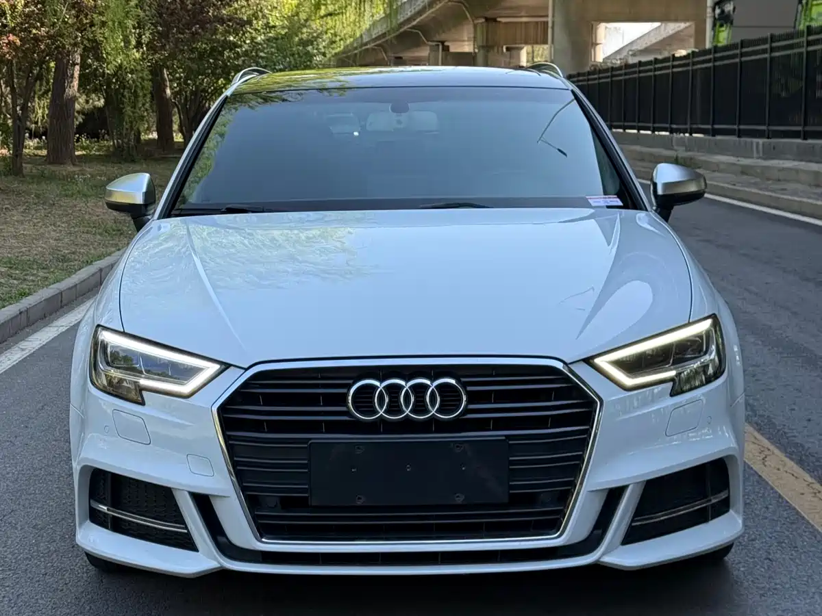 Audi A3 2017 Sportback 40 TFSI Sport фото 2