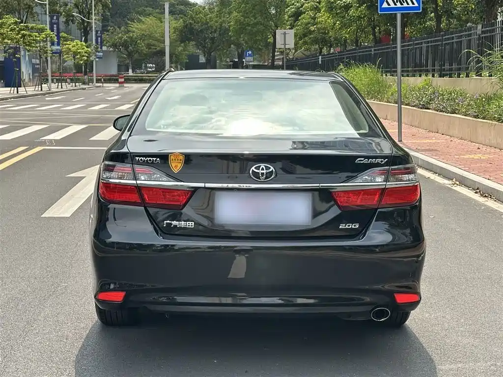 Toyota Camry 2015 2.0G Leading Edition фото 25