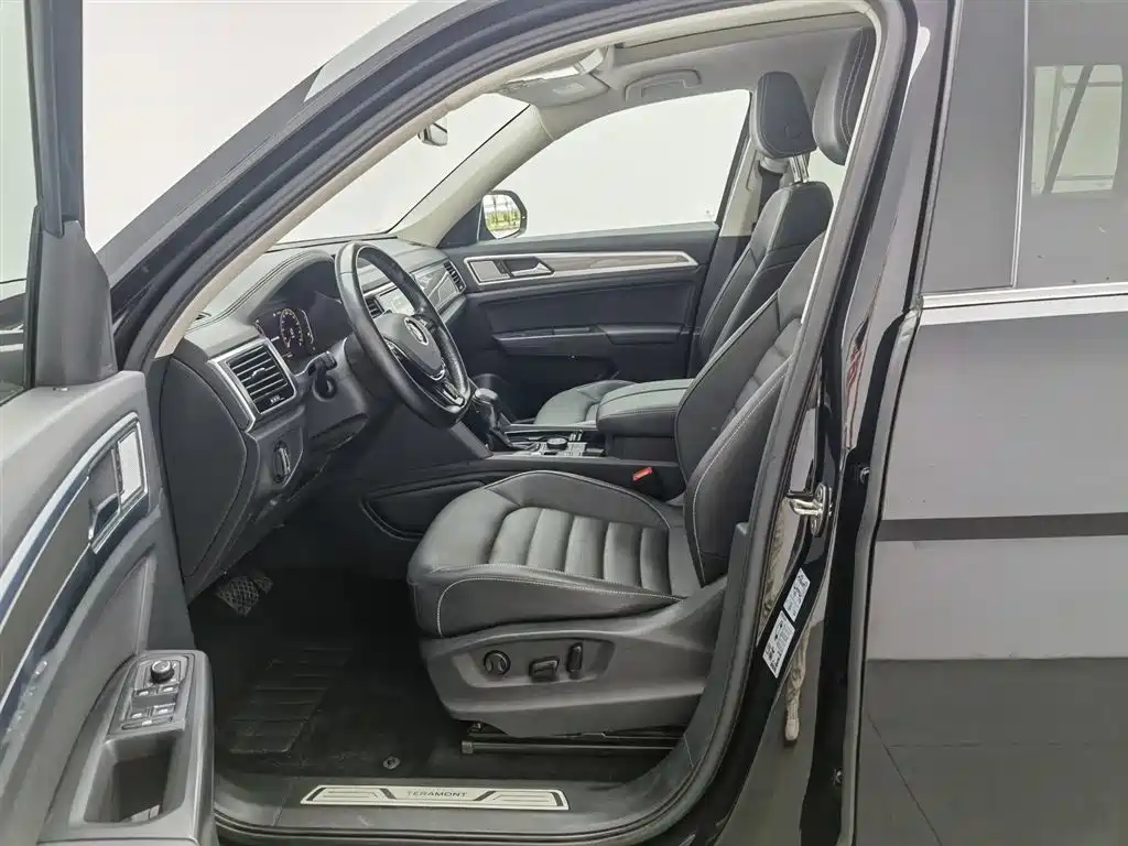Volkswagen Teramont 2020 380TSI 4WD Luxury Edition China VI фото 10