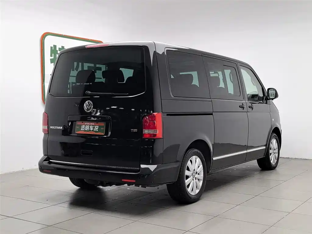 Volkswagen Multivan 2012 2.0TSI 2WD Luxury Edition фото 2