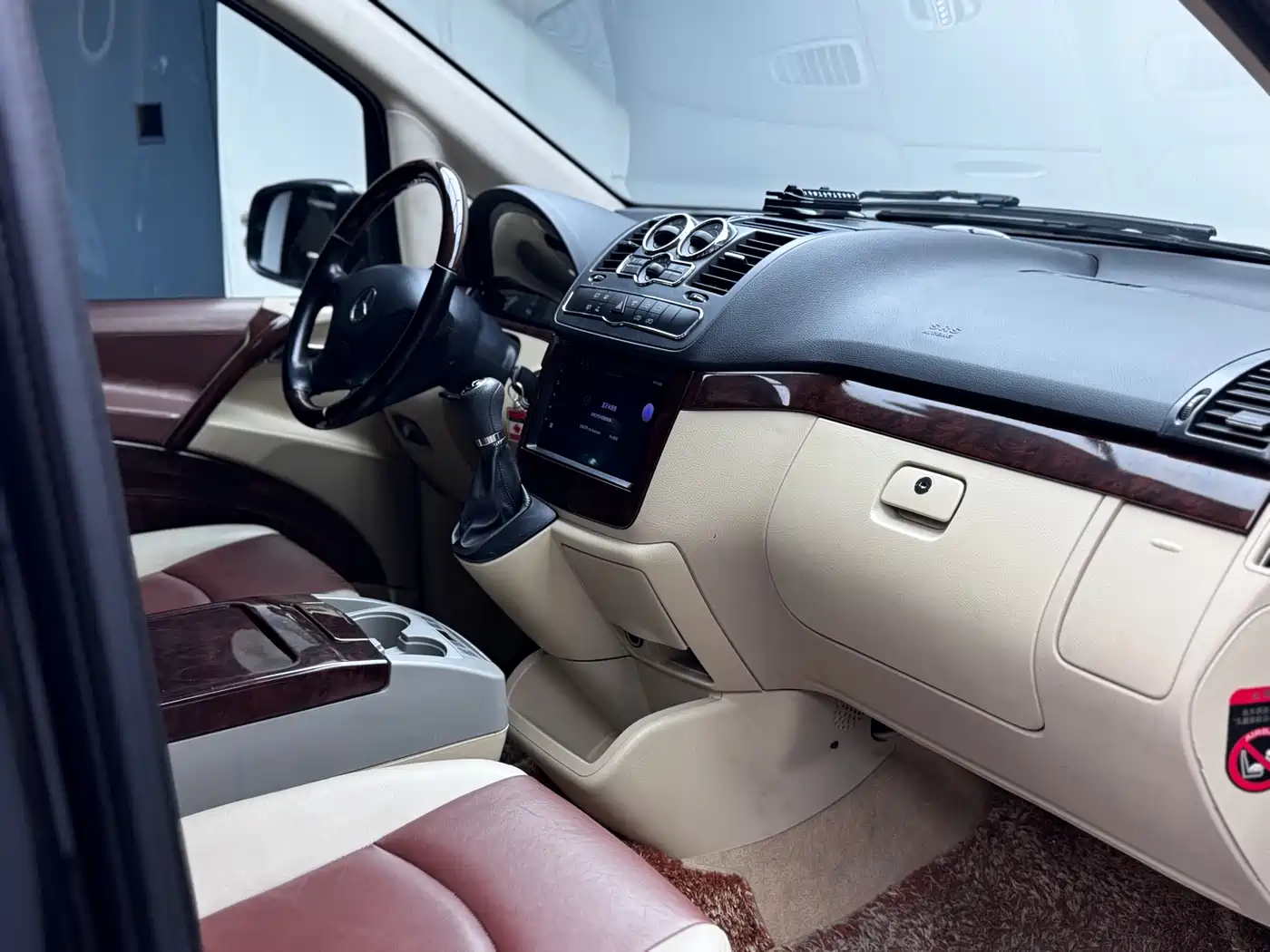 Mercedes-Benz Viano 2012 2.5L Premium Edition фото 11