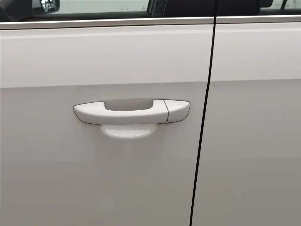 Volkswagen Lavida Tour 2017 180TSI DSG Comfort Edition фото 18