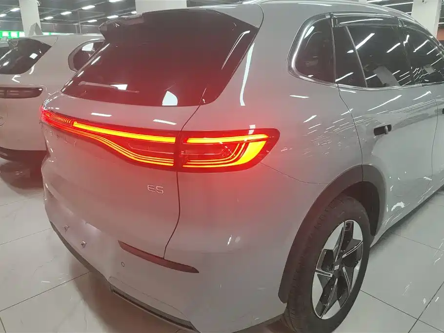 Geely Galaxy Galaxy E5 2024 530km Starship Edition фото 3