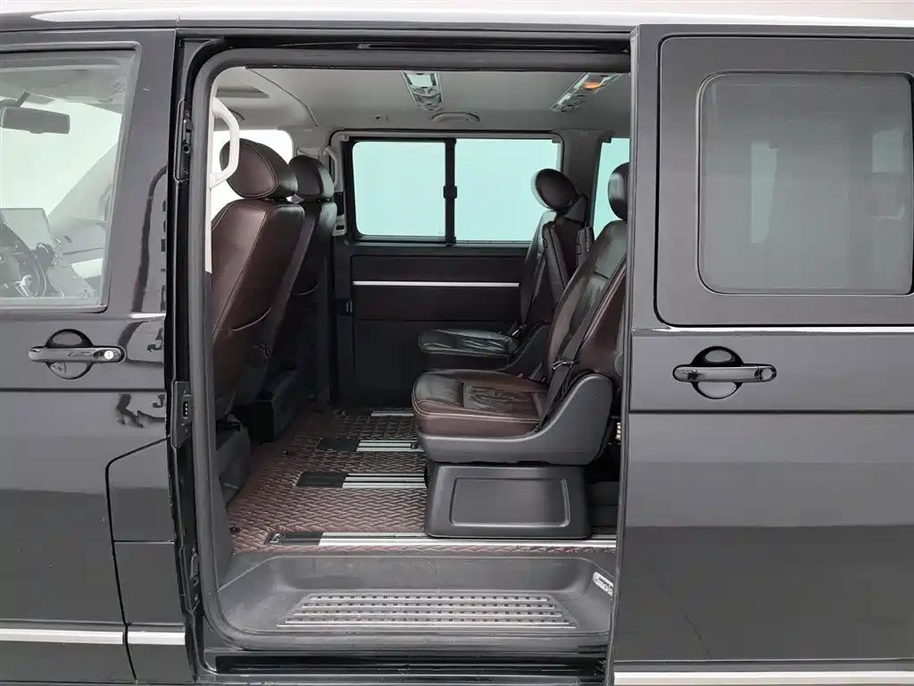 Volkswagen Multivan 2012 2.0TSI 2WD Luxury Edition фото 15