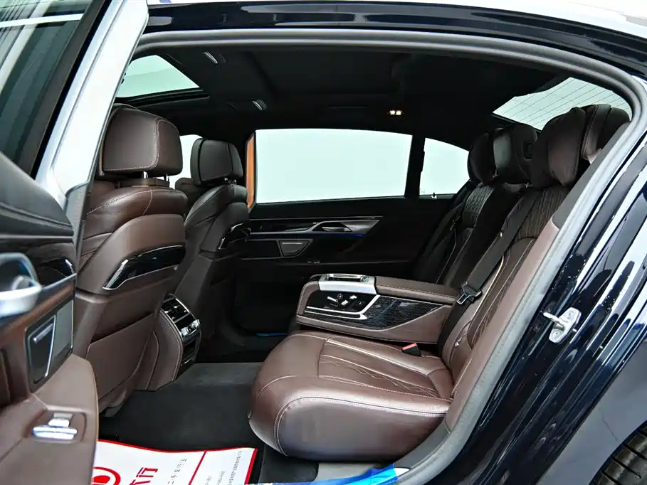BMW 7 Series 2019 Facelift 730Li M Sport Package фото 12