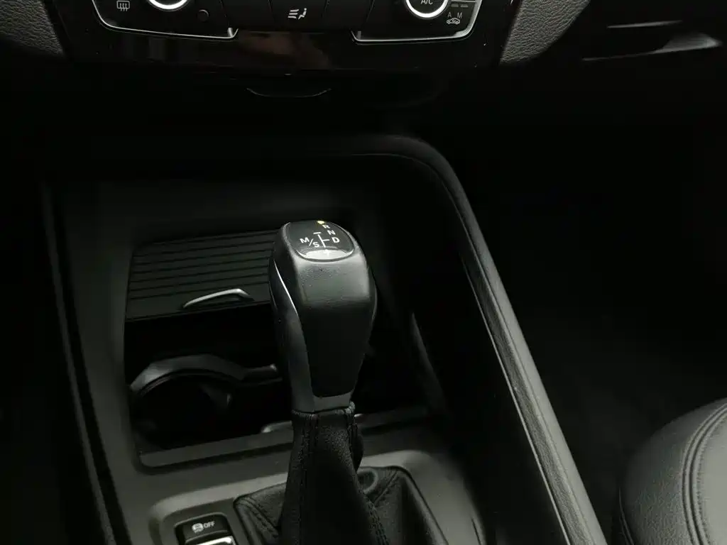 BMW X1 2018 sDrive18Li Fashion Model фото 13