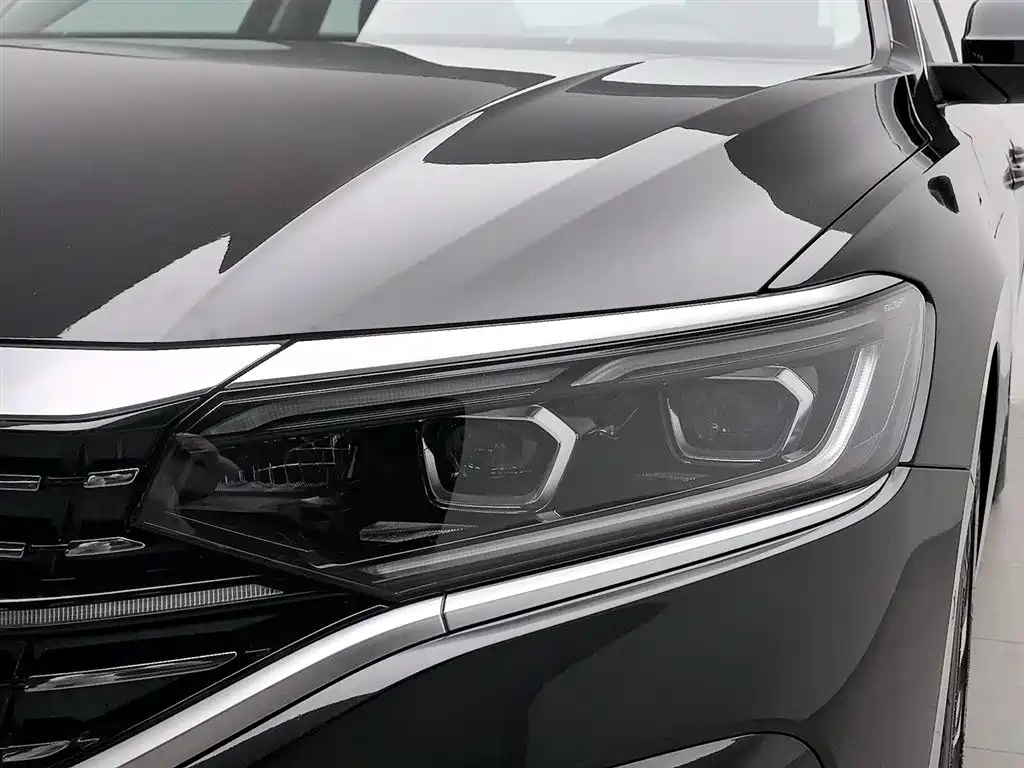 Volkswagen Passat 2023 Facelift 330TSI Luxury Edition фото 7