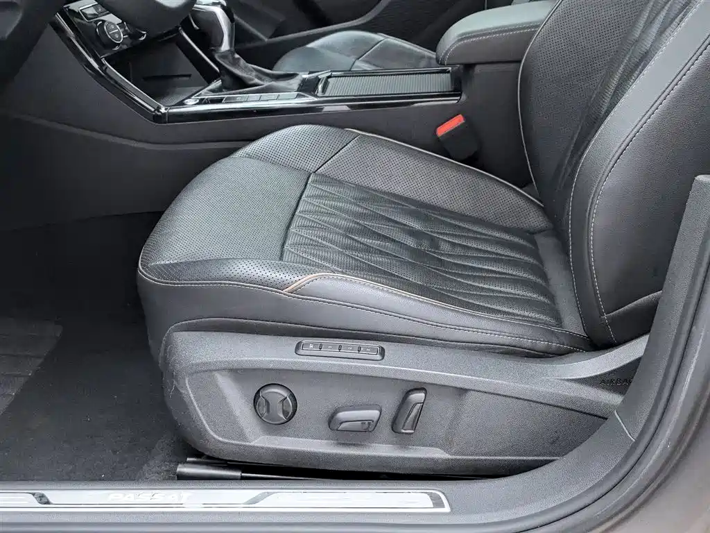 Volkswagen Passat 2019 Model 380TSI Luxury Edition China VI фото 20