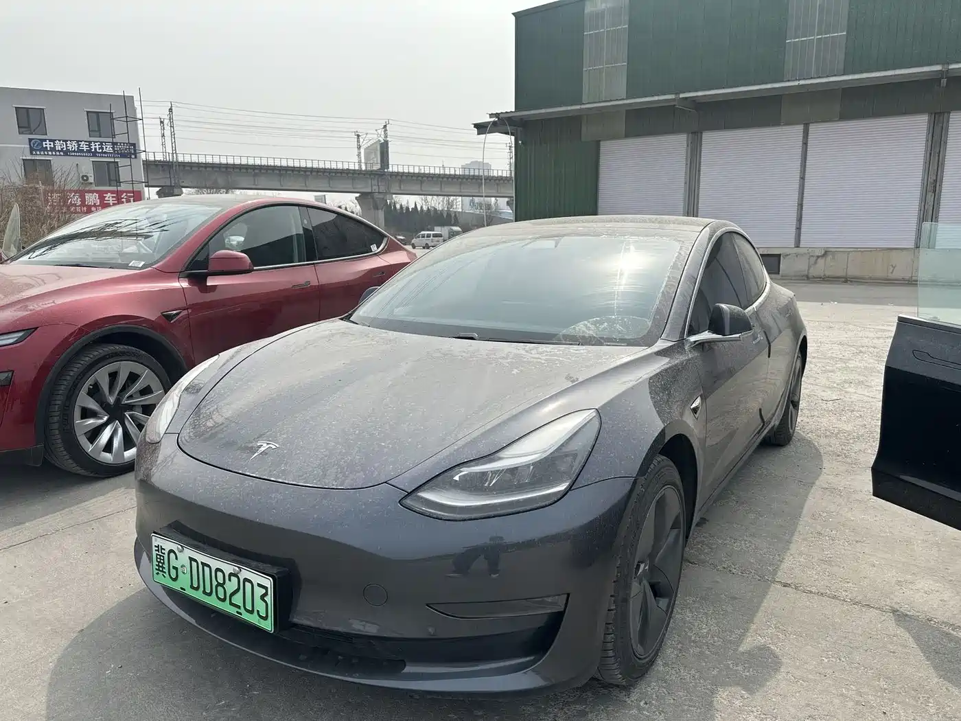 TESLA MODEL 3