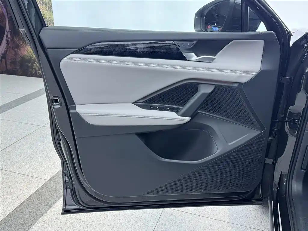Volkswagen Tayron 2025 Tayron L 330TSI 2WD Elite фото 26