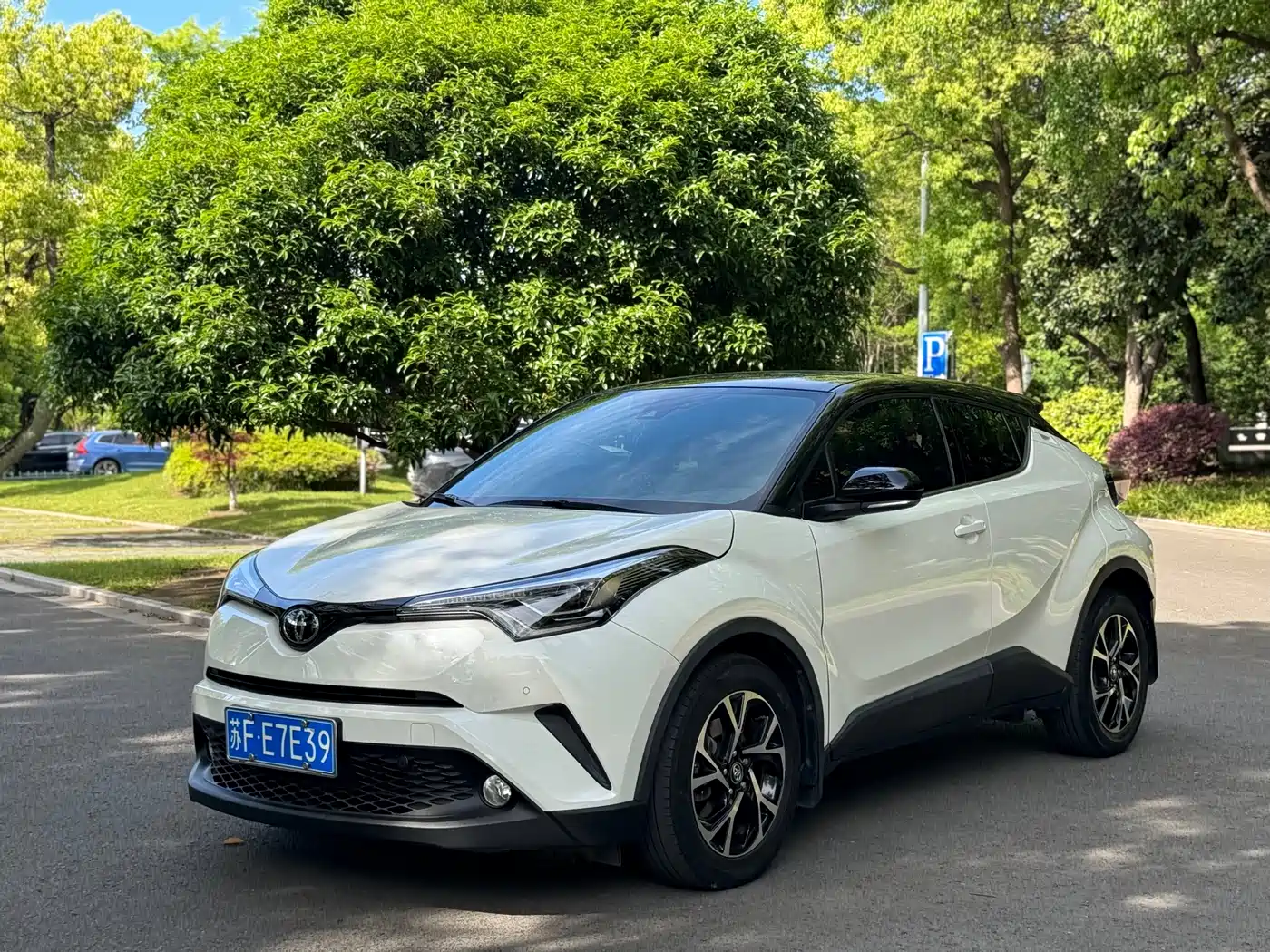 Toyota C-HR 2018 2.0L Luxury Edition China V