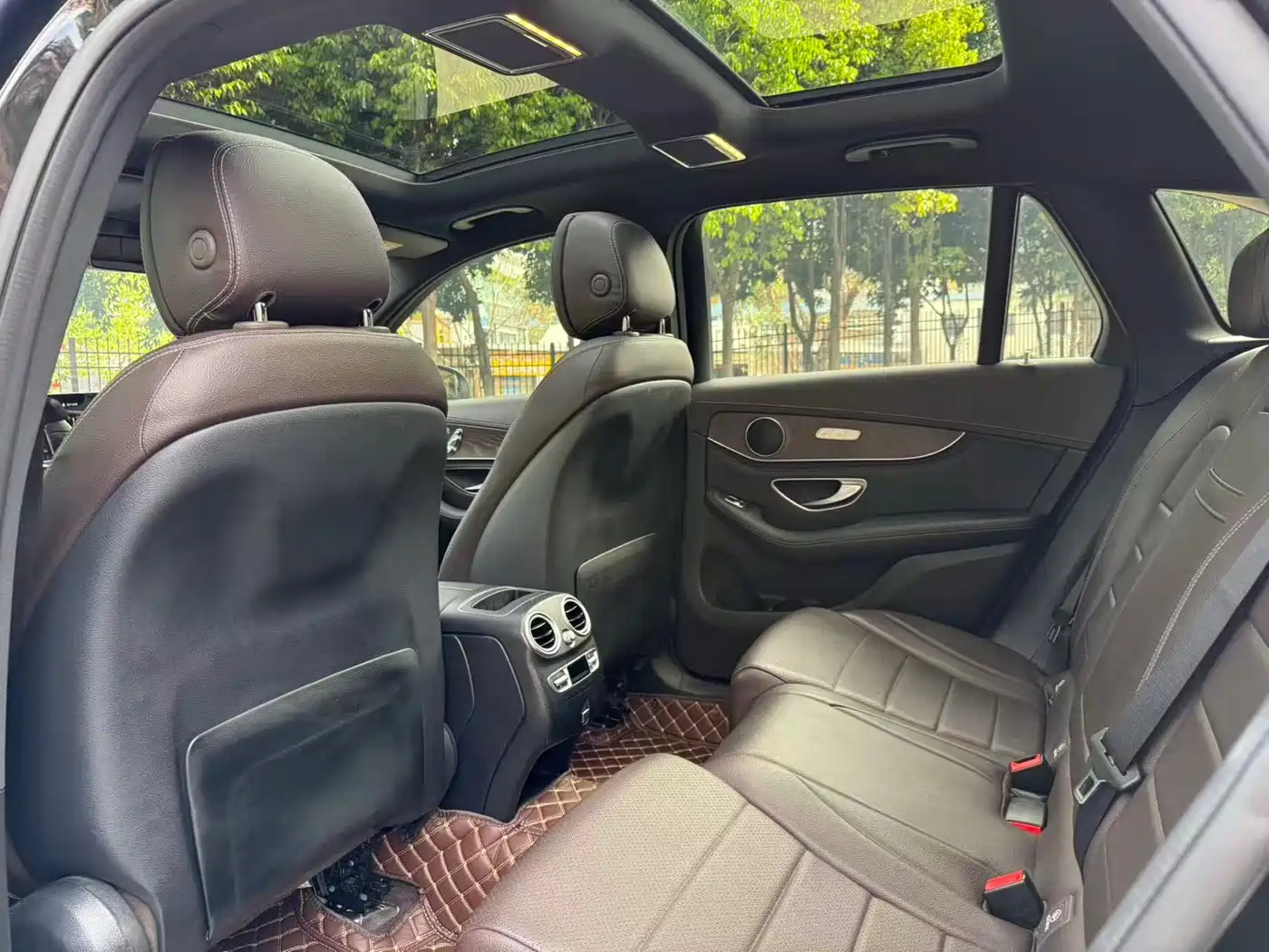 Mercedes-Benz GLC 2020 Facelift GLC 300 L 4MATIC Luxury фото 22