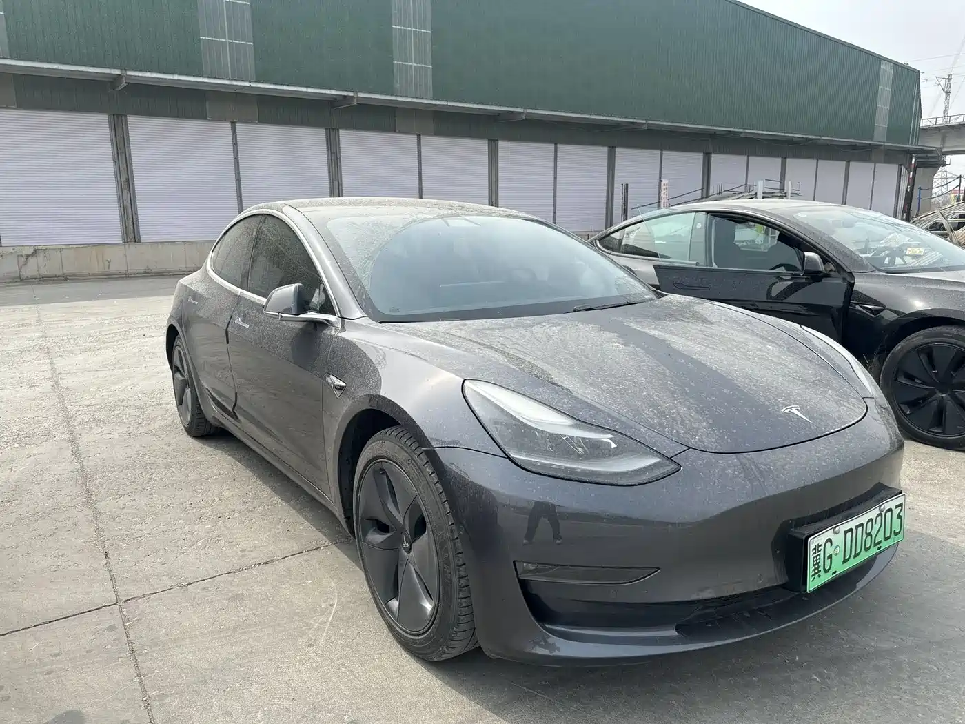 TESLA MODEL 3