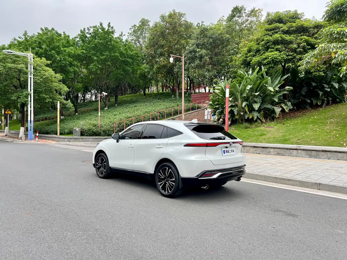 Toyota Venza 2022 2.0L CVT 2WD Premium фото 28