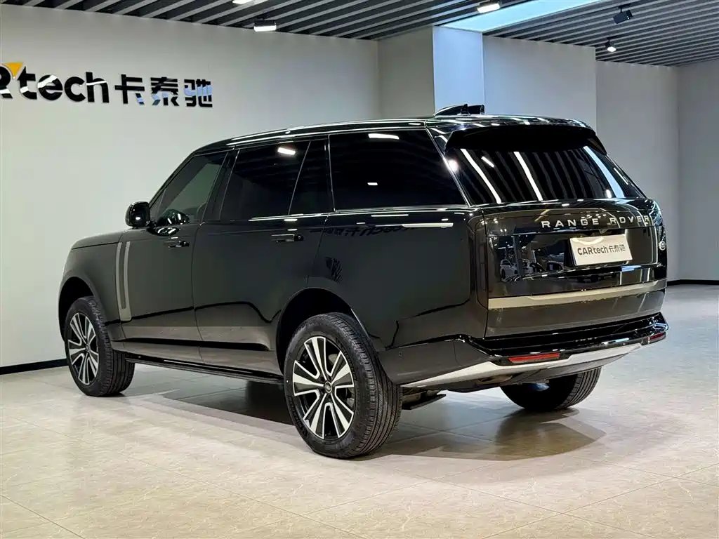 Land Rover Range Rover 2024 3.0 L6 400PS Golden Age Extended 7-Seater фото 3