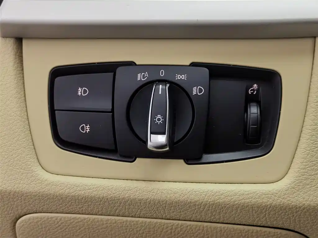 BMW 3 Series 2015 320i Super Joy Fashion фото 21