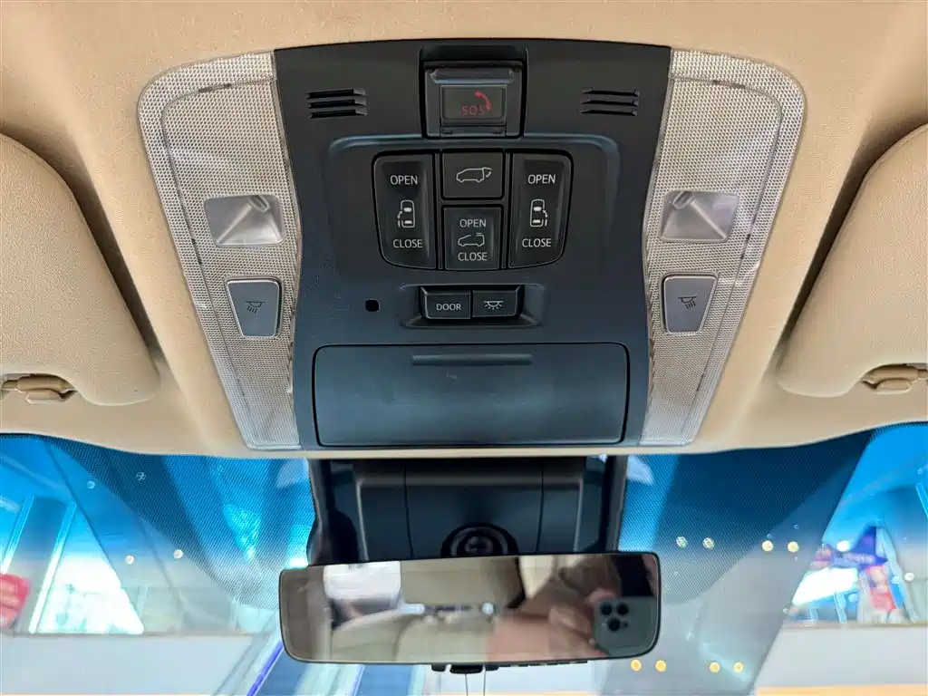 Toyota Vellfire 2021 Crown Hybrid 2.5L HV Premium Edition фото 34