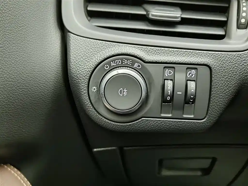 Buick Envision Plus 2021 532T FWD Elite Trim фото 21