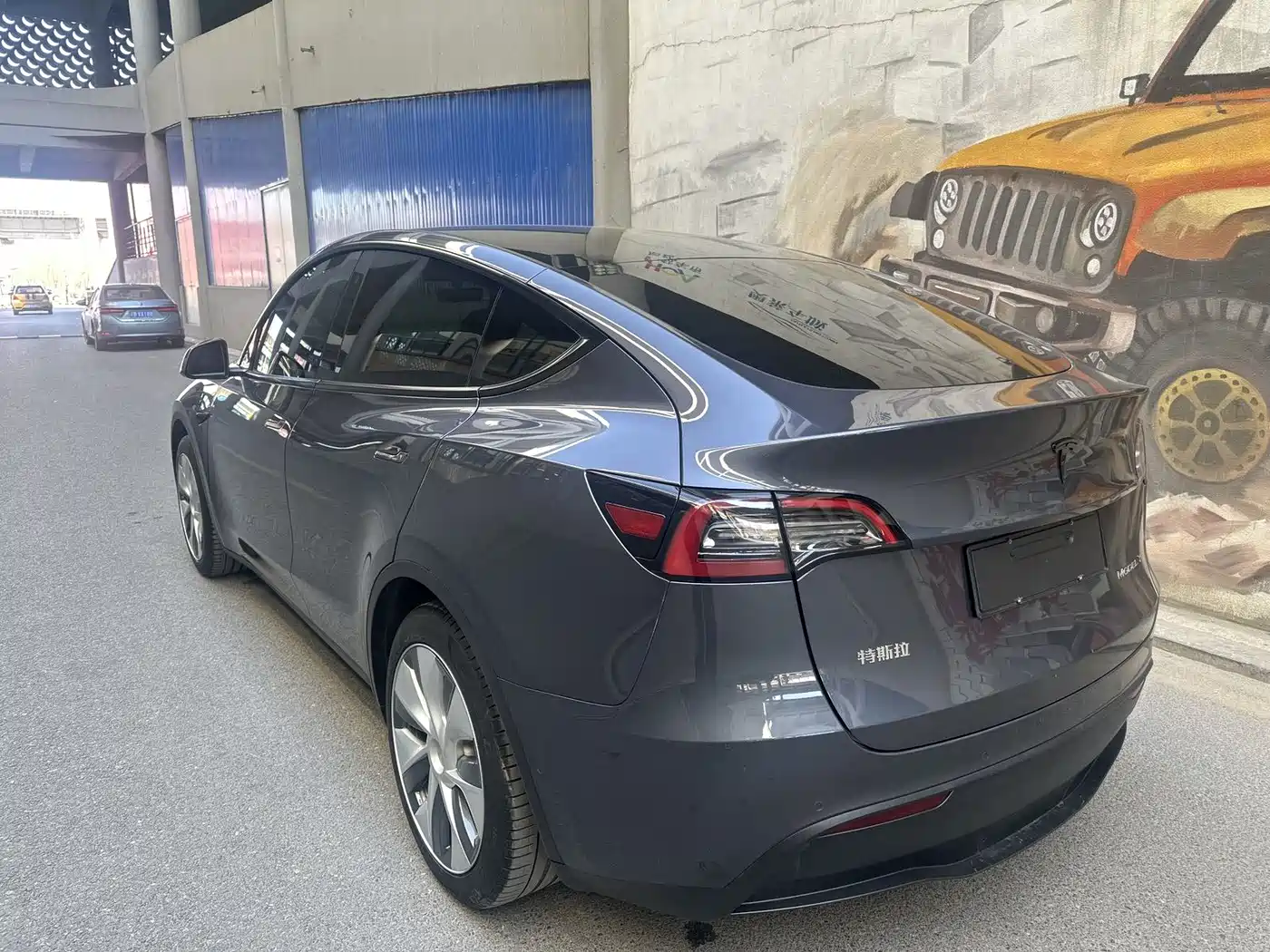TESLA MODEL Y
