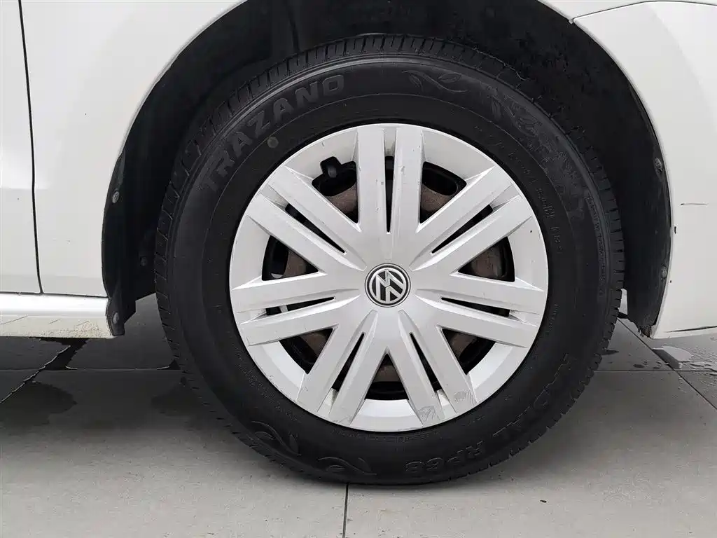 Volkswagen Polo 2018 1.5L Manual Safe Drive фото 17