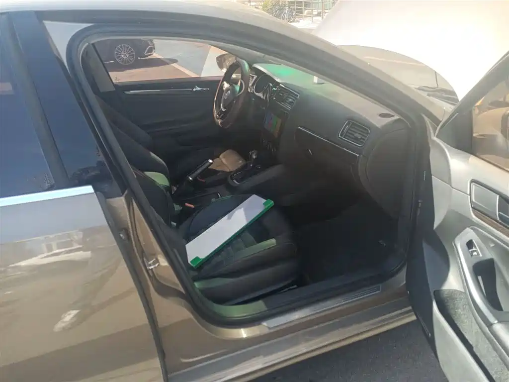Volkswagen Sagitar 2015 230TSI Automatic Luxury фото 20