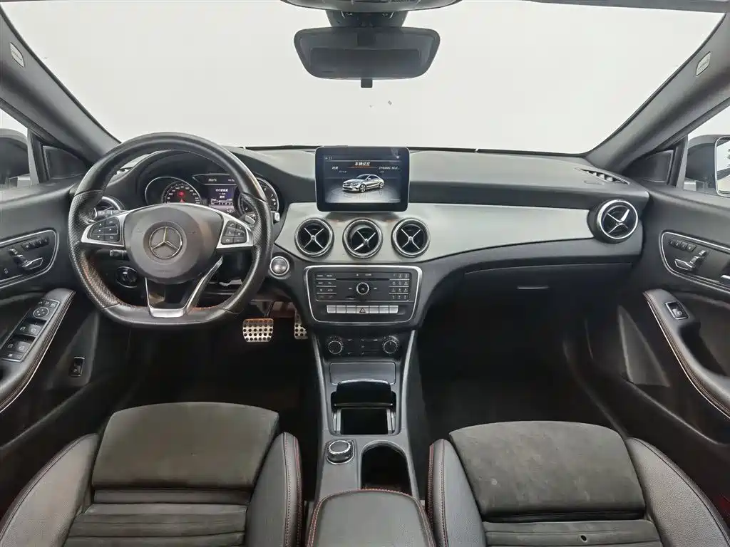 Mercedes-Benz CLA (Import) 2017 CLA 220 4MATIC фото 5