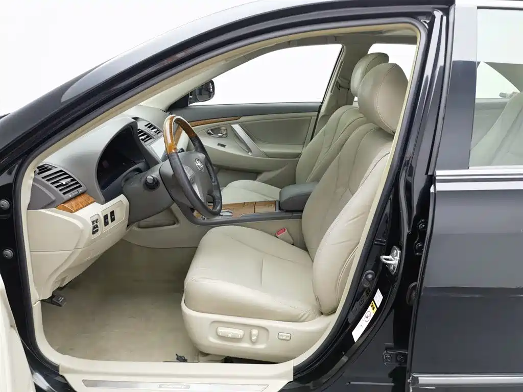 Toyota Camry 2011 240G Luxury Anniversary Edition фото 10