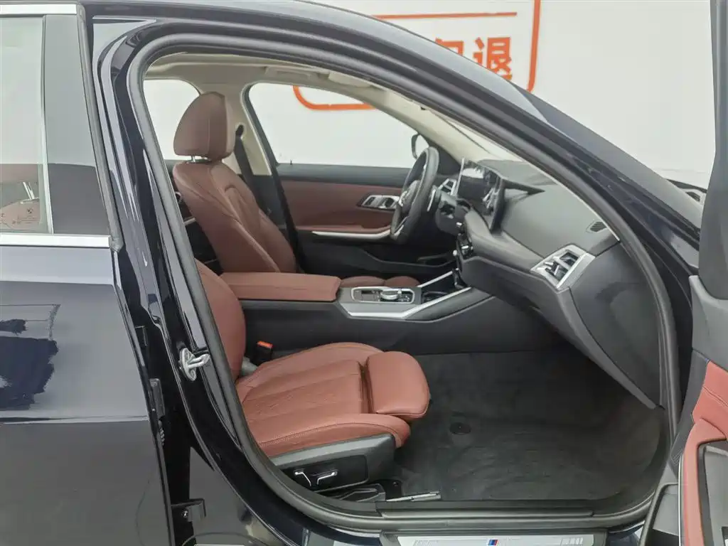 BMW 3 Series 2025 325i M Sport Package фото 23