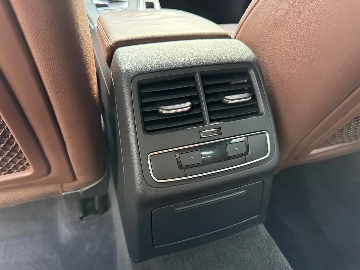 Audi A4L 2018 30th Anniversary 40 TFSI Fashion фото 12