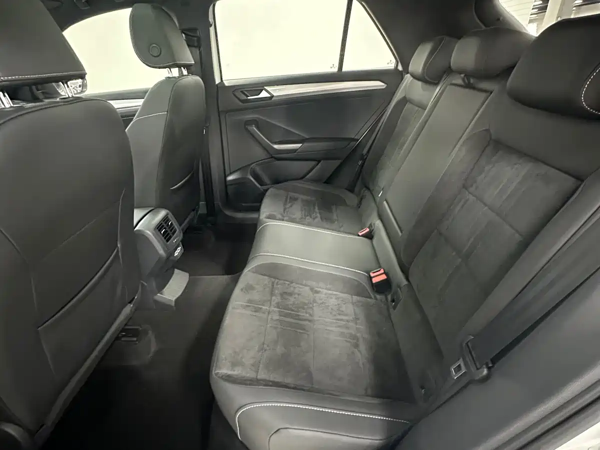 VOLKSWAGEN T ROC EXPLORING SONGS