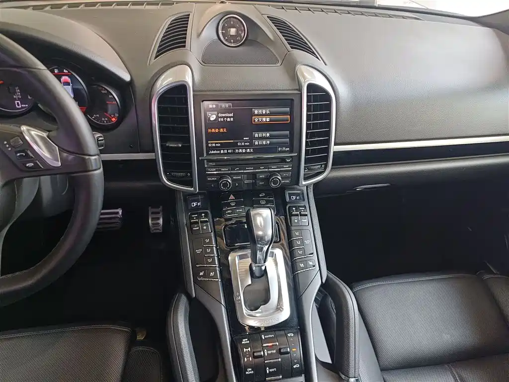 Porsche Cayenne 2014 Cayenne Platinum Edition 3.0T фото 13