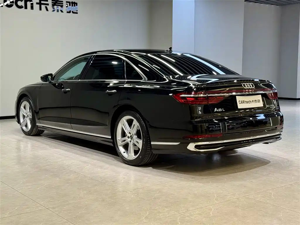 Audi A8 2023 A8L 50 TFSI quattro Exclusive фото 6