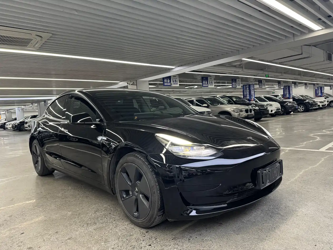 TESLA MODEL 3