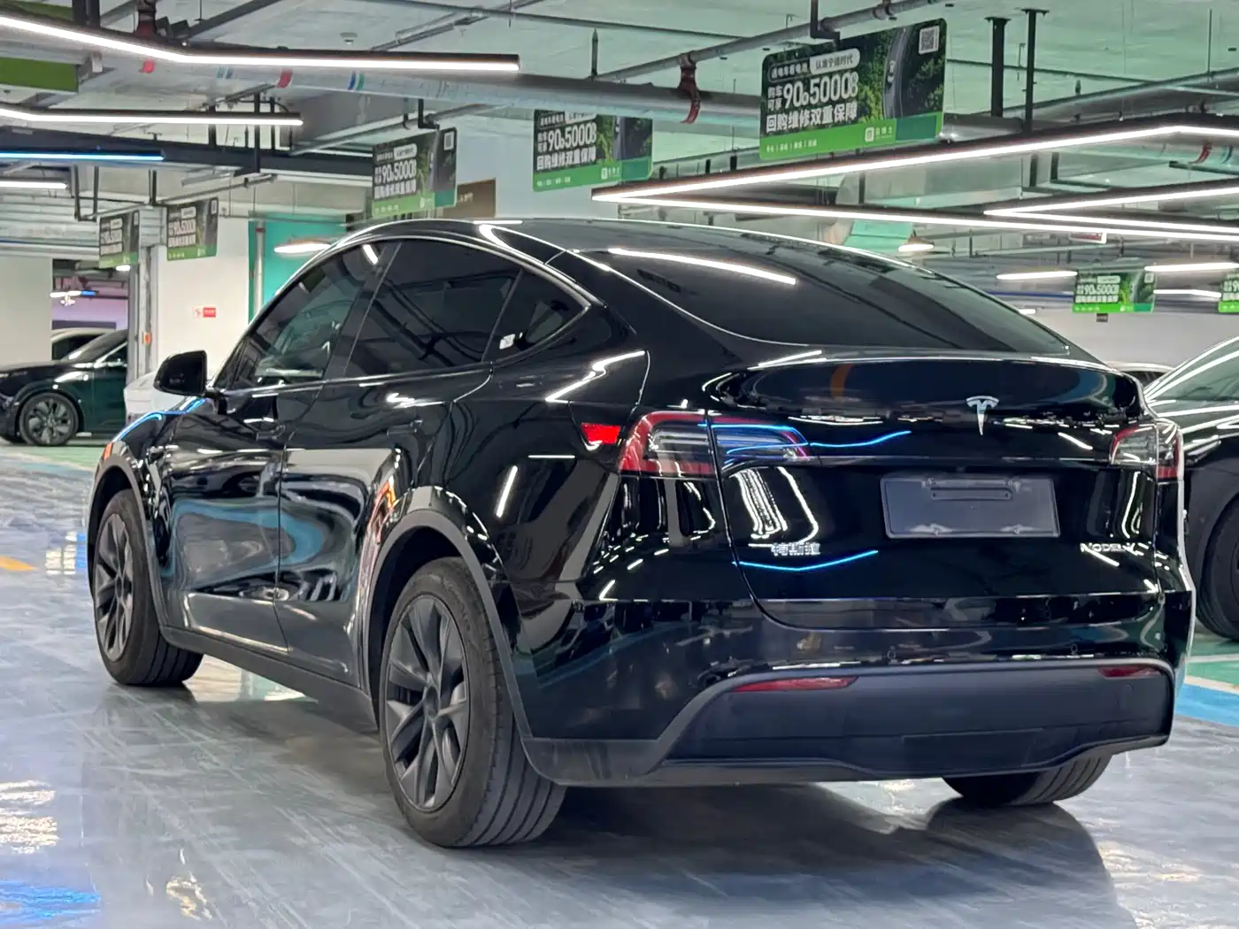 TESLA MODEL Y