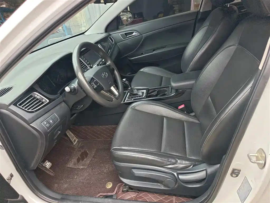Hyundai Mistra 2016 1.8L Automatic Smart GLS фото 15