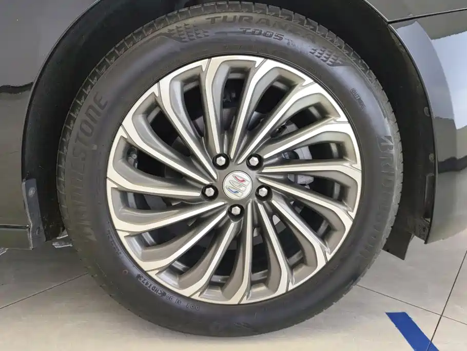 Buick LaCrosse 2024 2023 28T Premium Edition