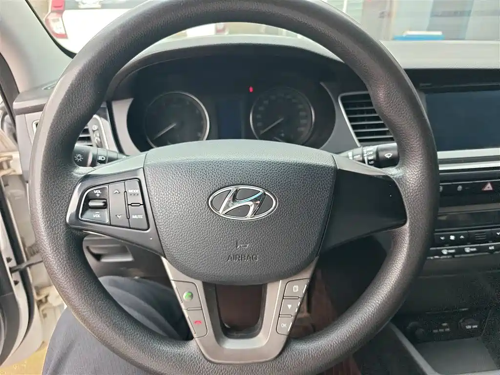 Hyundai Mistra 2016 1.8L Automatic Smart GLS фото 11