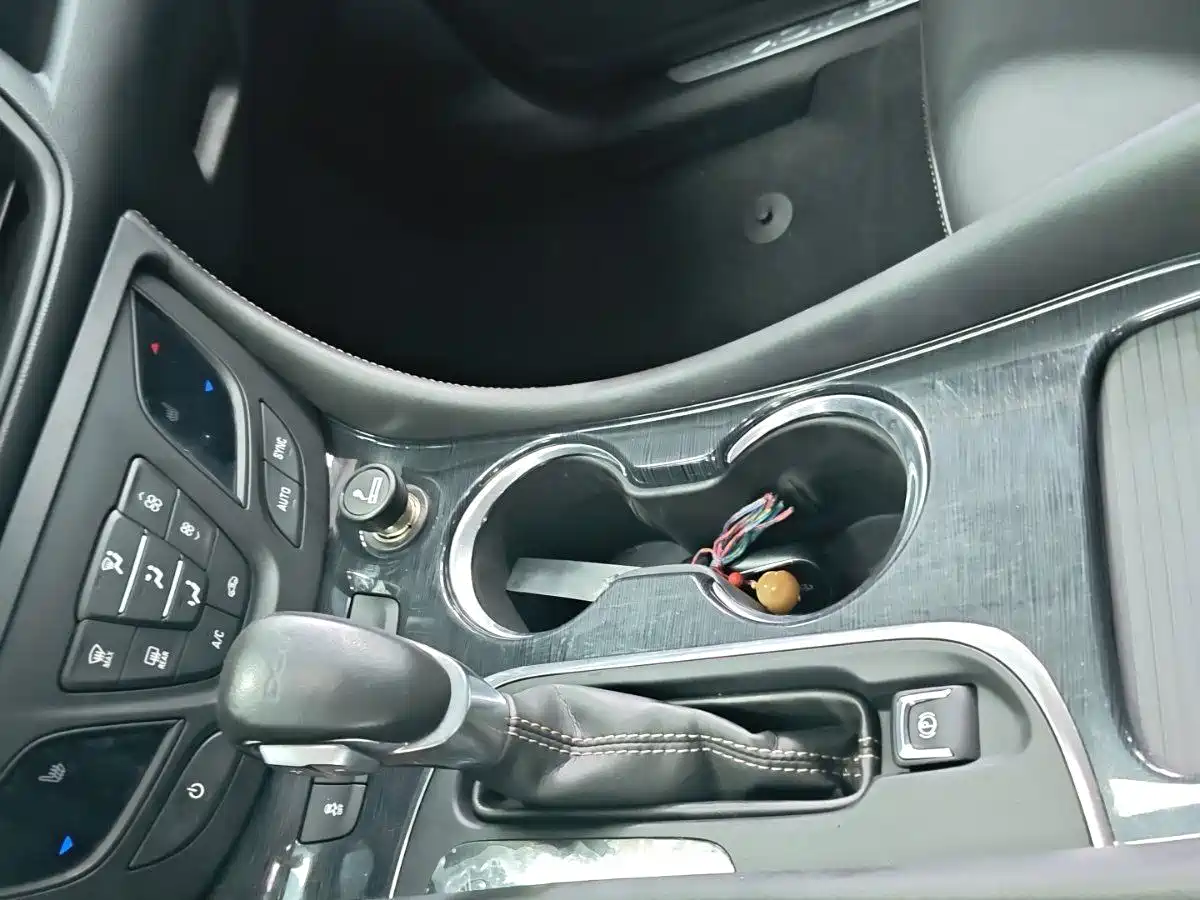 Фото 14 - Buick Envision Plus