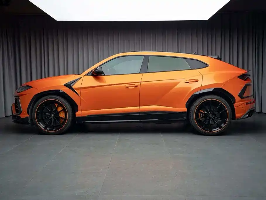 Фото 4 - Lamborghini Urus