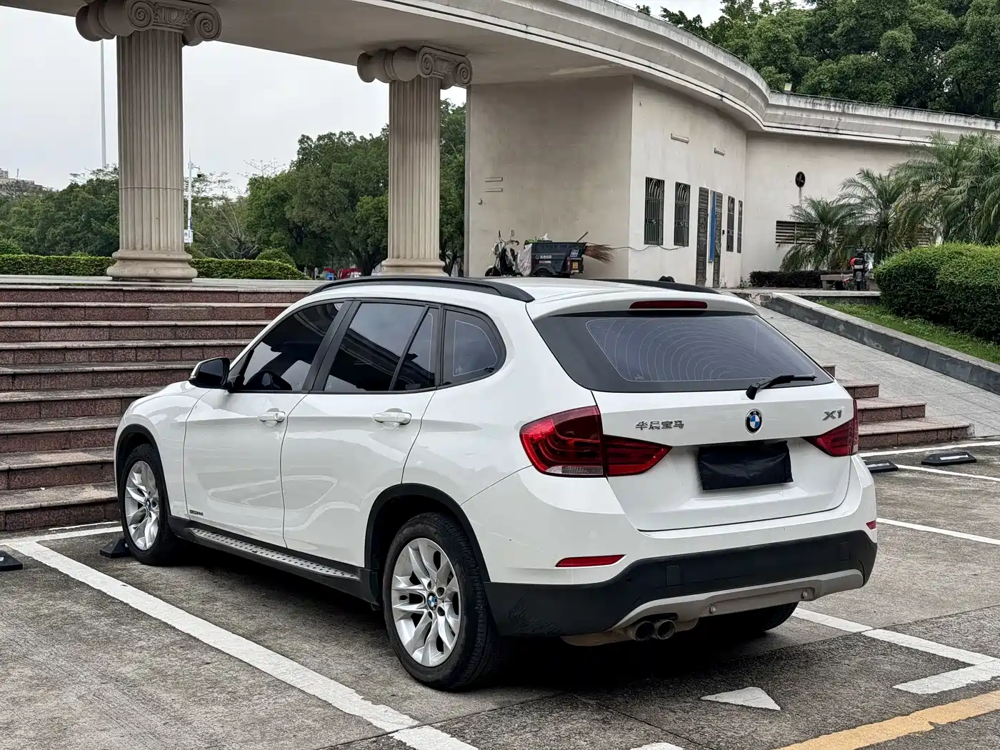 BMW X1 2015 Model sDrive18i Fashion Advanced Edition фото 11
