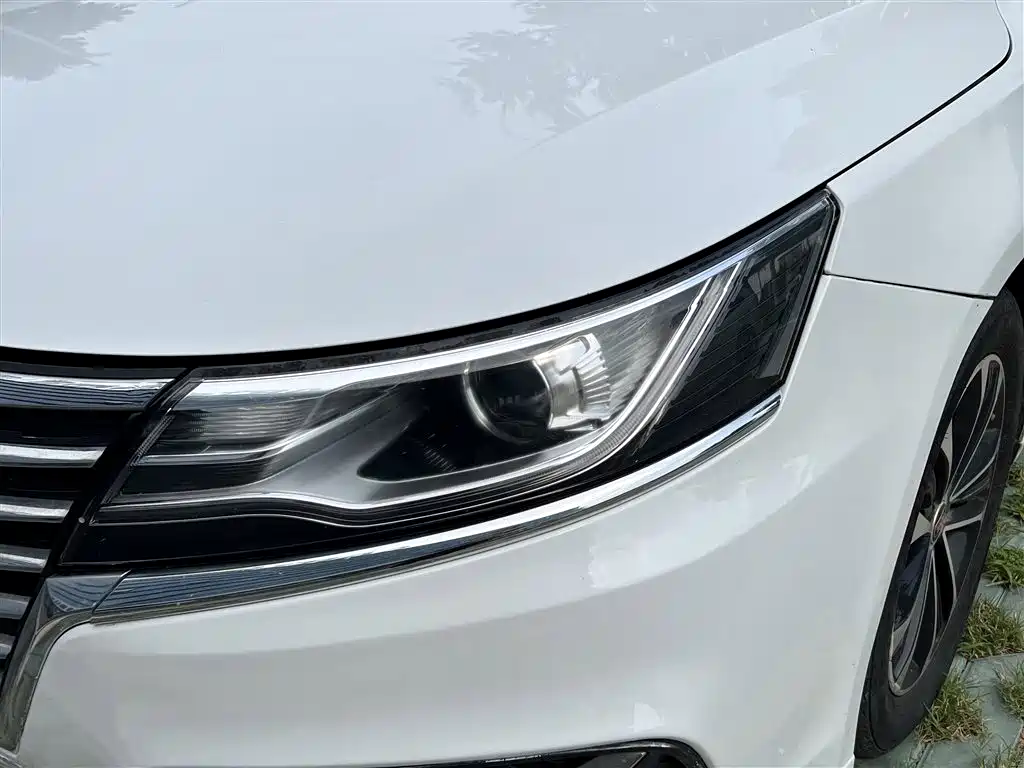 ROEWE I6 NEW ENERGY