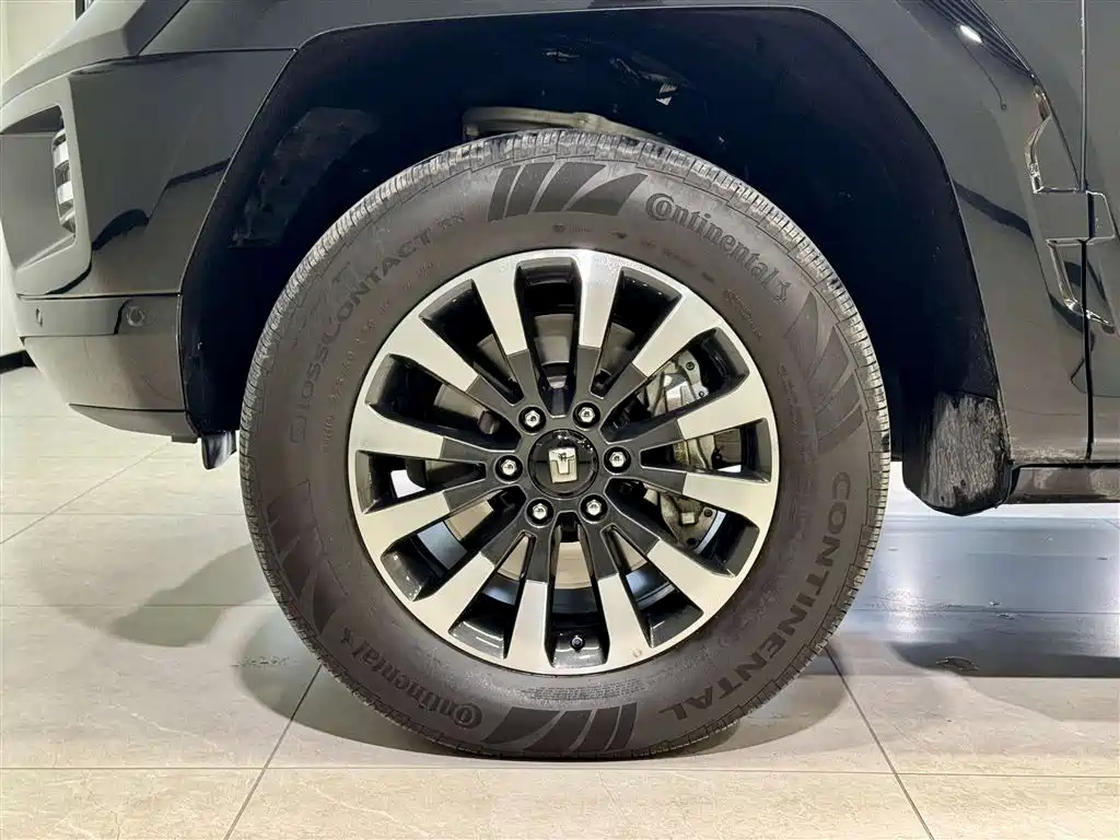 TANK TANK 700 NEW ENERGY