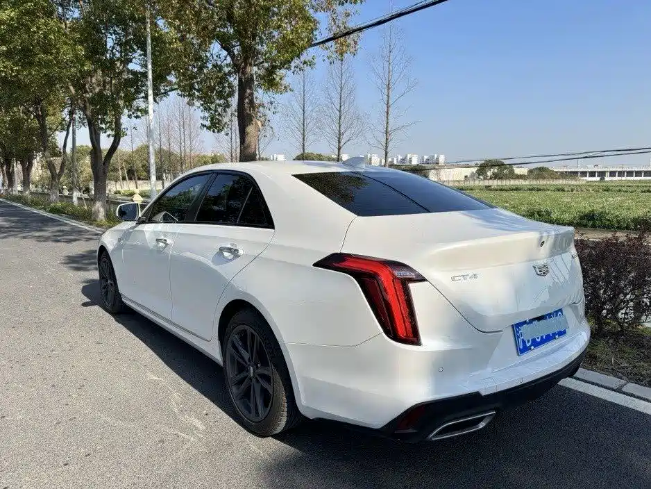 CADILLAC CT4