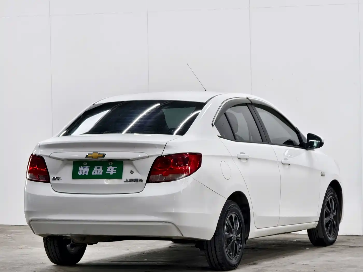 Chevrolet Sail 2015 Sail 3 1.5L AMT Happiness Sunroof Edition фото 4