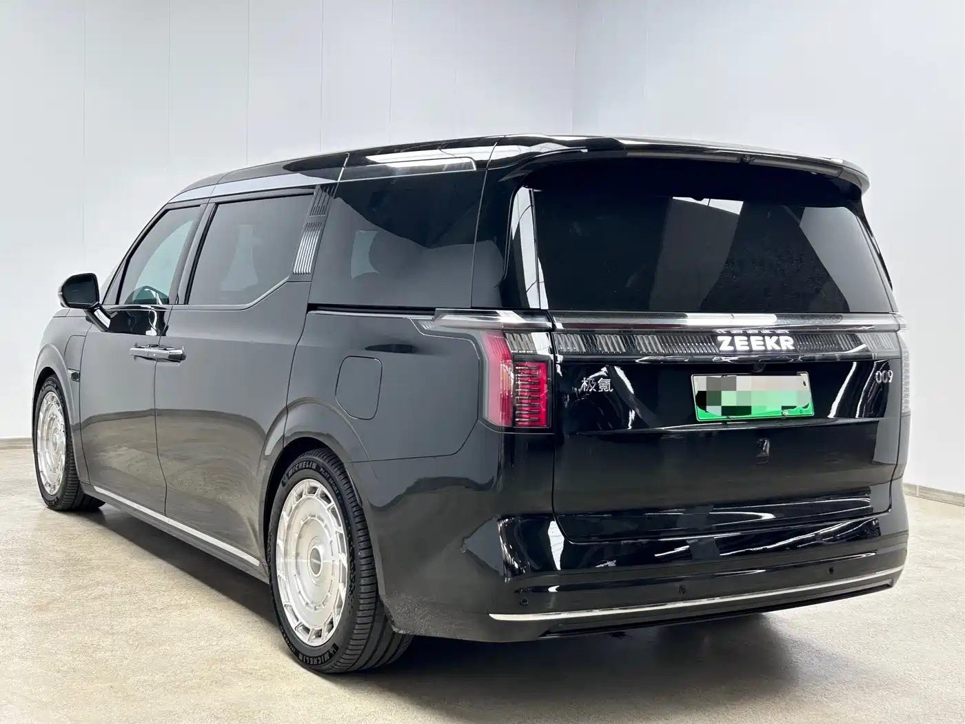ZEEKR EXTREME KRYPTON 009