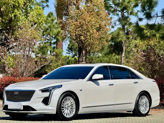 CADILLAC CT6