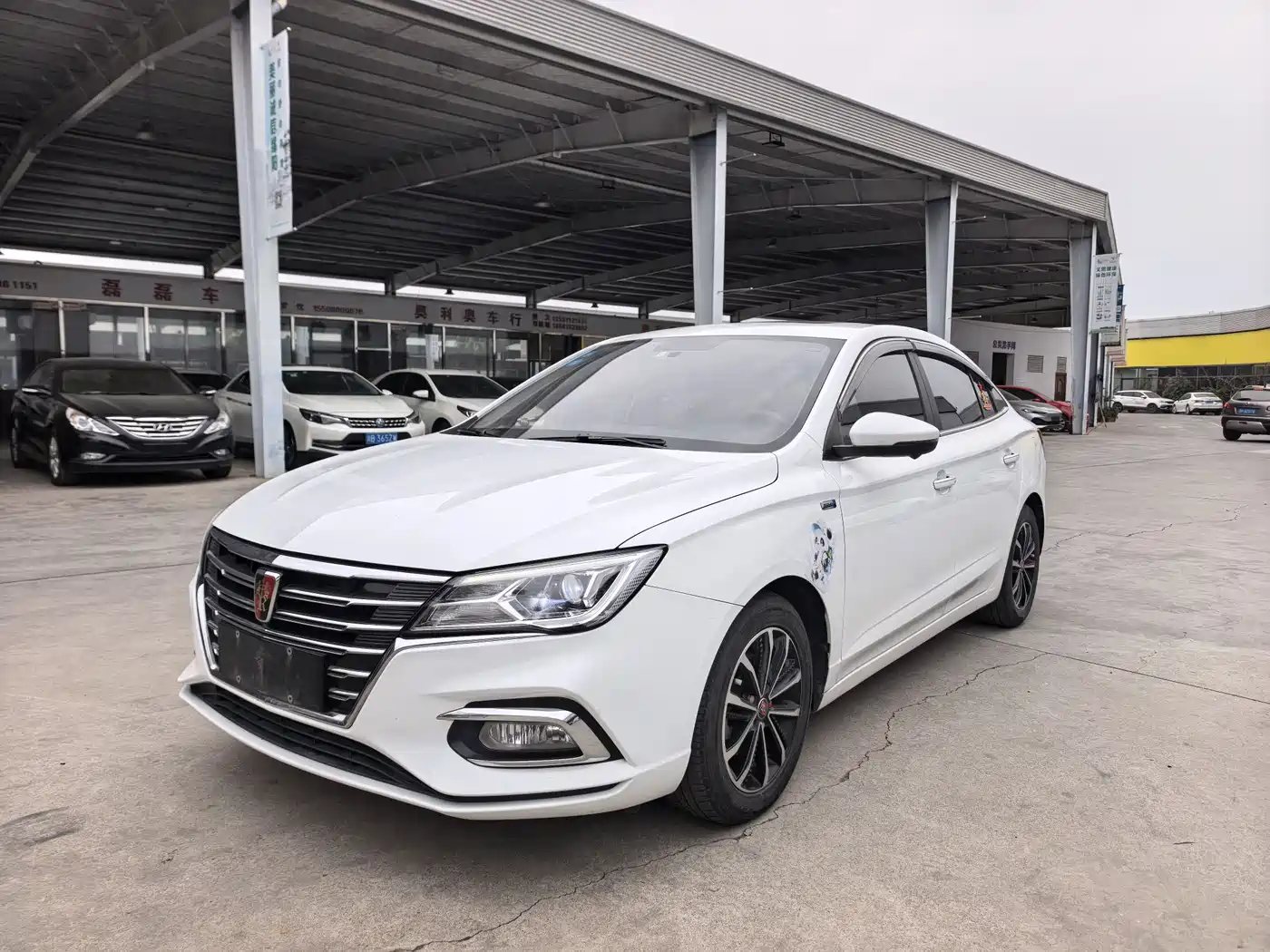 Фото 1 - Roewe i5