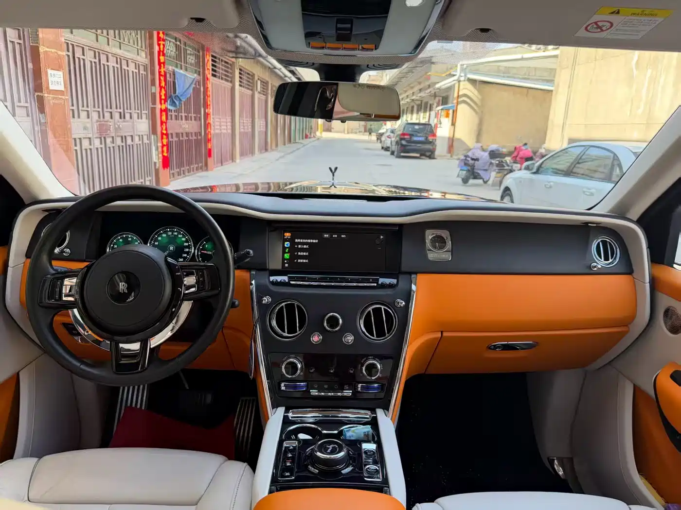 Rolls-Royce Cullinan 2018 5-Seater Version фото 8