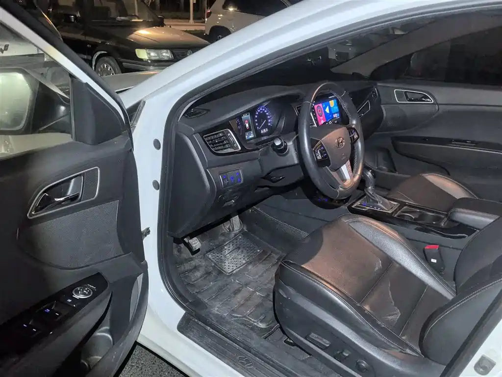 Hyundai Mistra 2014 1.8L Auto Premium DLX фото 14